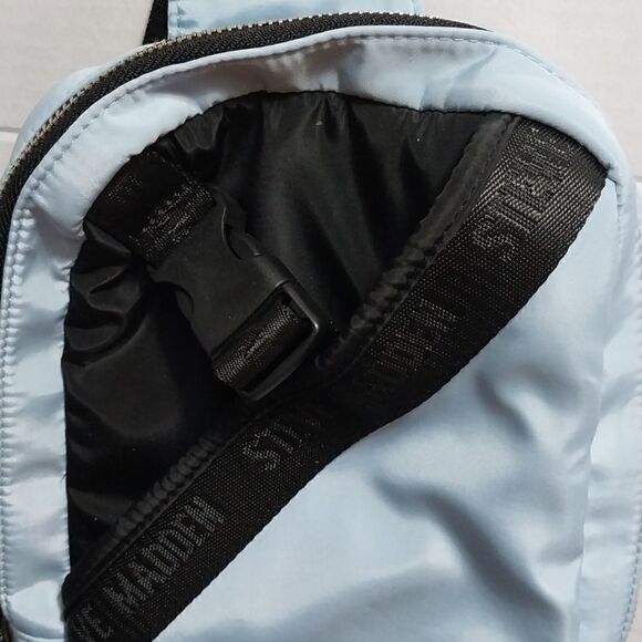 Steve Madden Crossbody/Hipster...EUC - Picture 2 of 12